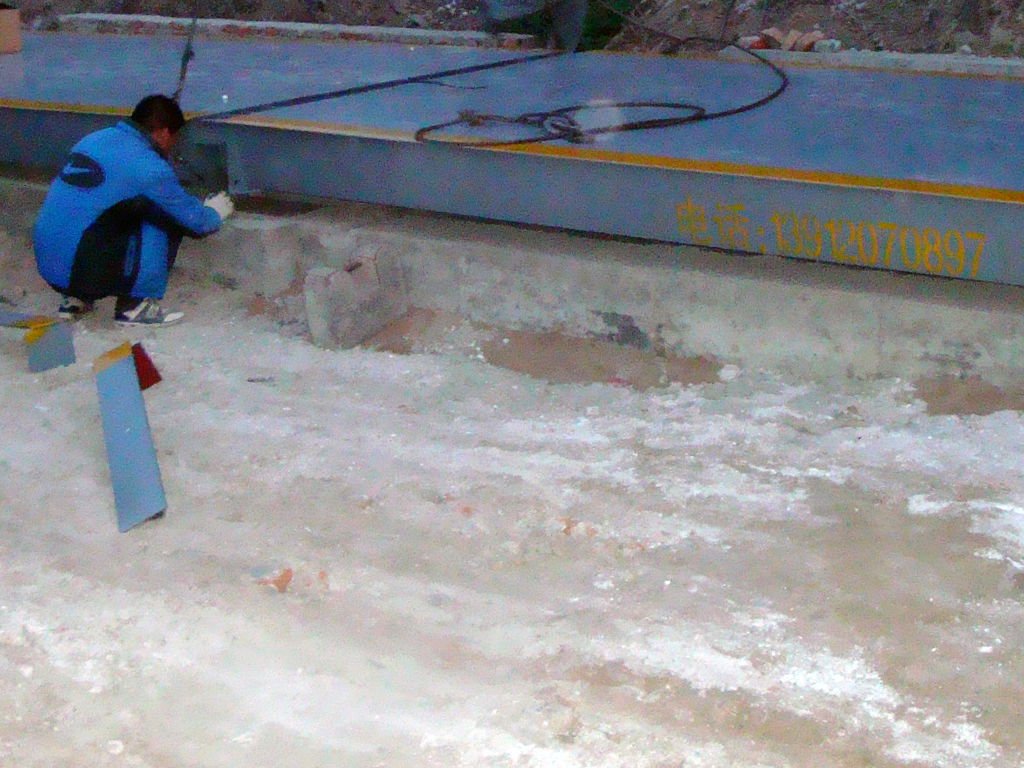 黃碼碼頭80噸  江蘇淮安翔宇電子地磅汽車(chē)衡地上衡案例